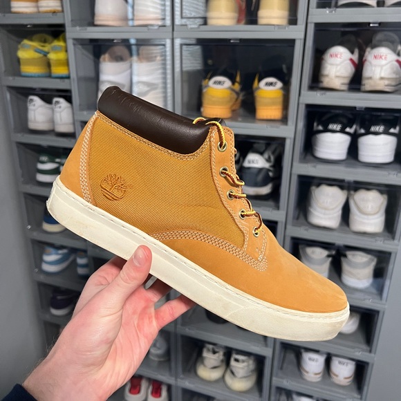 Timberland Boots Mid top - Picture 1 of 9